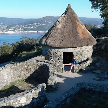 A Faldas Del Tecla *