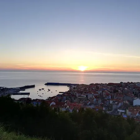 A Faldas Del Tecla * A Guarda