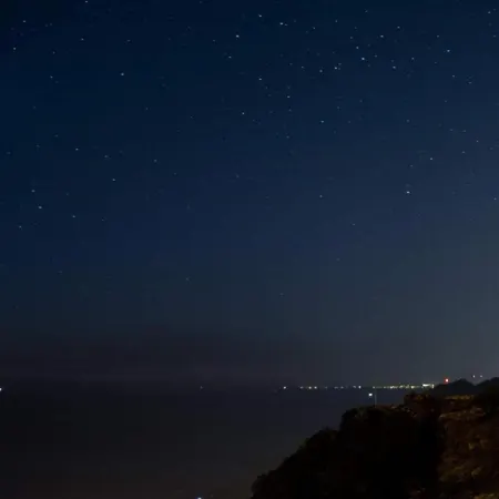 A Faldas Del Tecla A Guarda