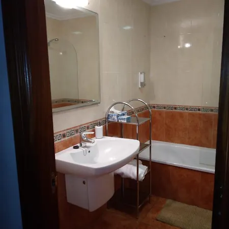 A Faldas Del Tecla * A Guarda