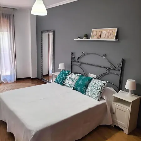 A Faldas Del Tecla A Guarda