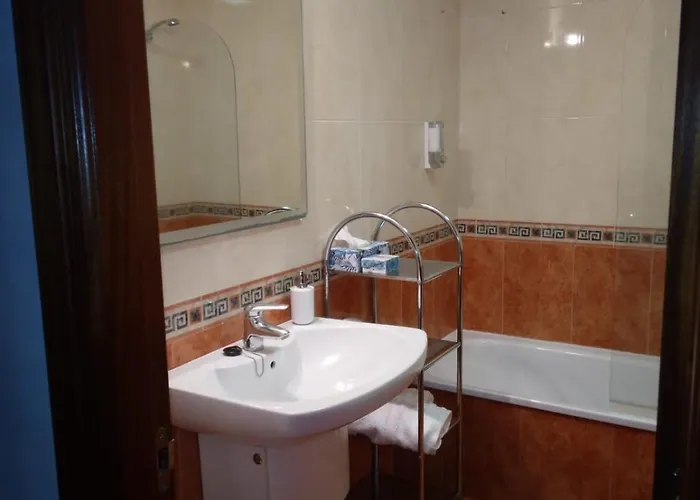 A Faldas Del Tecla * A Guarda